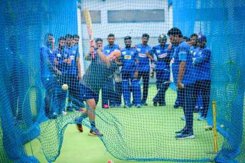 “පවර් හිටිං විශේෂඥයා“ ශ්‍රී ලංකාවේ වැඩ අල්ලයි