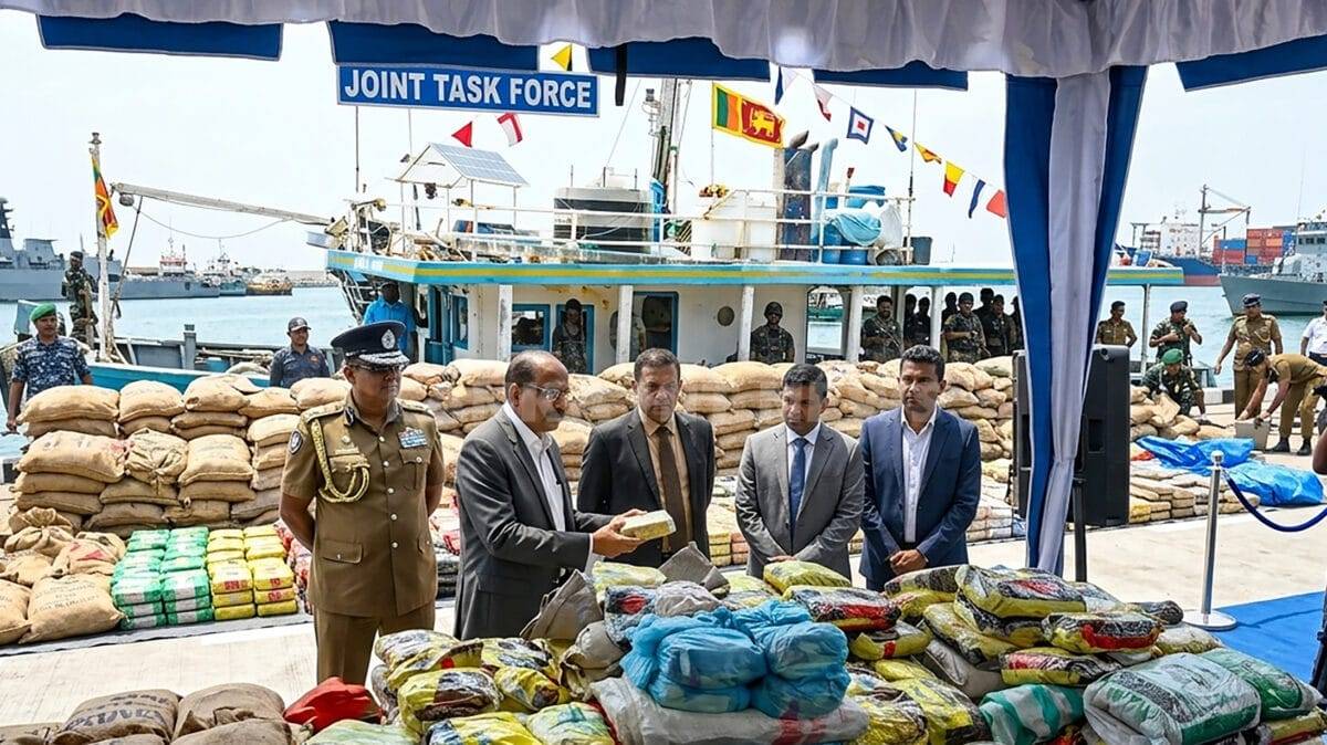 නාවික හමුදාව විසින් අත්අඩංගුවට ගත් මත්ද්‍රව්‍ය තොගය සහ සමුද්‍රීය මෙහෙයුම් පිළිබඳ පුවත